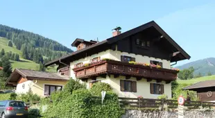 Spacious Apartment in Leogang Salzburg with Garden