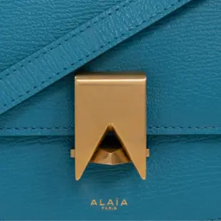 【ALAIA】時尚流行三層造型設計孔雀藍金釦包(藍)