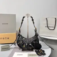 在飛比找蝦皮購物優惠-Po Balenciag Le Cagole 單肩包