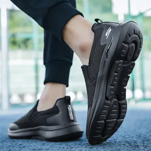 【適合矮個子】增高3cm！斯凱奇/Skechers GOWALK Archfit 男士新款厚底耐磨運動鞋 時尚休閒鞋