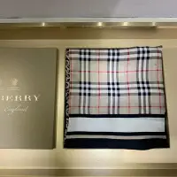 在飛比找Yahoo!奇摩拍賣優惠-BURBERRY 經典格紋 條紋+最新TB LOGO 三合一