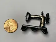 Sewing Machine Portable Head dollhouse miniature 1/12" scale D7781 metal