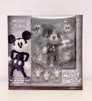 KAIYODO Revoltech MOVIE REVO No.013 Mickey Mouse Monotone ver Figure wz/Box