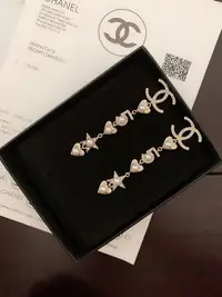 在飛比找Yahoo!奇摩拍賣優惠-CHNEL  珍珠愛心耳環    黃銅材質 NO145894