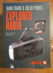 SMART GEAR HAND CRANK & SOLAR POWERED EXPLORER RADIO NEW!!