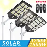 1200W LED Solar Flood Lights Outdoor Street Light Dusk to Dawn Flood Wall Lamp