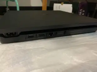 Ps4主機500gb加遊戲光碟