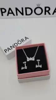 NEW PANDORA Sparkling Bow Pendant Necklace393509C01 & Earrings 293543C0 Gift Set
