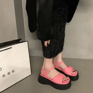 韓國設計感厚底松糕羅馬涼鞋女鞋子新款2023年夏爆款銀色沙灘涼拖