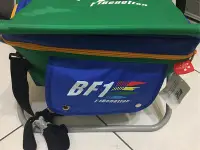 在飛比找Yahoo!奇摩拍賣優惠-全新 F1 BENETTON 班尼頓BF1野餐折疊保溫袋椅