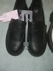 Womans Size 8 Black Platform Penny Loafer Shoes. Memory Foam. New
