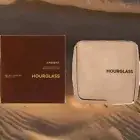 Hourglass Ambient Lighting Bronzer in Nude Bronze Light. Highlighting Bronzer.