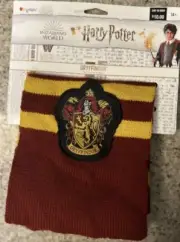 NIP Wizarding World Harry Potter Gryffindor Patch Scarf NEW