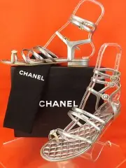 NIB CHANEL SILVER LEATHER JEWEL TOE RING STRAPPY CC LOGO GLADIATOR SANDALS 42