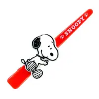 在飛比找momo購物網優惠-【小禮堂】Snoopy 造型鴨嘴夾 《紅坐姿款》(平輸品)