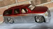 YukON DENALI RED AND SILVER 1:18 scale Jada Toys DUB CITY GMC RARE FIND