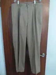 DOCKERS Mens 42 x 32 NWT tan CLASSIC FIT pleated front pants no wrinkle khaki