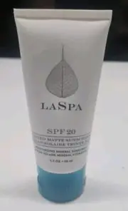 SPF20 Tinted Mineral Sunscreen by LASPA | Broad Spectrum UVA & UVB Protection |