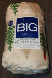 New The Big One Supersoft Plush Throw 5' x 6' Yuletide Snowman -shelf