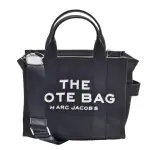 【MARC JACOBS 馬克賈伯】經典THE TRAVELER TOTE品牌LOGO帆布手提/斜背包(迷你-黑色M0016493-001)