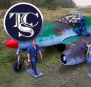 COLLECTORS SHOWCASE ME262 CS01194 GERMAN WWII JET FIGHTER PAINTED MODEL