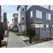 Modern Townhome In Ideal Ballard Location