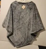 LIB New York Pullover Poncho Gray Faux Fur NWT - 1 Size Fits Most