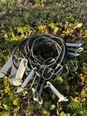 Rubber tie cords style American 6 feet. Material durable and flexible.12.pcs