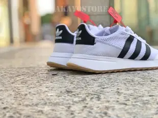 【A-KAY0】ADIDAS 女 W FLB FLASHBACK WHITE 皮革X網布 白黑【BA7760】