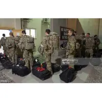 在飛比找蝦皮購物優惠-全新品 英軍 公發 軍用 戰術行李袋 大型移防背包 裝備袋 