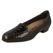 LADIES CLARKS LOAFER LOW HEEL COATED LEATHER SLIP ON SHOES CASWELL TIME