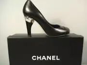 CHANEL RUNWAY BLACK LEATHER LUCITE PEARL HEEL ROUND TOE PUMPS HEELS 36.5/6.5 NEW