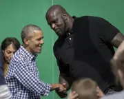PRESIDENT BARRACK OBAMA & SHAQUILLE O’NEAL BASKETBALL 8x10 PHOTO