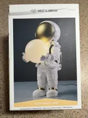 12 " Spaceman Creative Bedroom Bedside Astronaut Lamp West & Arrow USB NIB