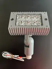 KIM Lighting Micro-Flood EL218F3/8L3KUU/PS LED, 3000K 938 lumens Platinum Silver