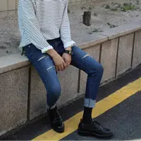 在飛比找樂天市場購物網優惠-FINDSENSE韓國原裝 破壞仔褲 獨家款 設計 直筒 窄