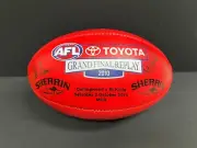 2010 AFL GRAND FINAL SHERRIN BALL COLLINGWOOD SIGNED MAXWELL PENDLEBURY COACH