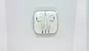 NEW Unopened Original Apple Wired Headset EarPods 3.5mm Headphone Jack