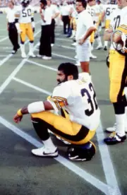 Pittsburgh Steelers Franco Harris runs with the ball during traini- Old Photo 4