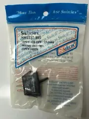 Selecta SS1237-BG Rocker Switch SPST On-Off 15A 125/250 VAC Neon Lamp Amber Lens