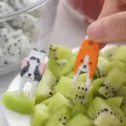 7Pcs/set Cute Mini Animal Cartoon Food Picks Children Snack Food Fruit Forks