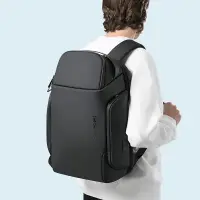 在飛比找蝦皮商城精選優惠-現貨 背包男 潮流商務背包 15.6吋電腦背包 大容量防水後