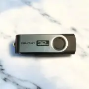 Black Dolphin USB Flip Flash Drive Memory Stick Thumb 32Gb Win Formatted