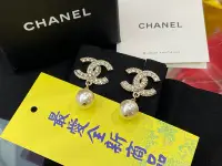 在飛比找Yahoo!奇摩拍賣優惠-☆最愛二手精品☆ CHANEL 全新香奈兒金色雙C LOGO