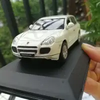 在飛比找樂天市場購物網優惠-白色保時捷卡宴Cayenne Turbo合金比例43車模展示