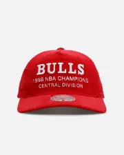 [MITCHELL & NESS] Mitchell & Ness Chicago Bulls 'Worldwide' Deadstock Corduroy Snapback Red - Size ONE ONE Red