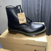 ✅Unisex Boots Dr. Martens 1460 Smooth Leather Lace Up Boots Size 9