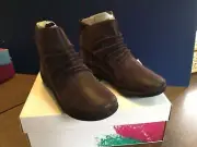 NWB Clark’s Cloudsteppers Ruched Ankle Boots Aubergine ( burgundy) Sz 6M