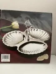 Tray-HomeTrends￼ Stainless￼ Shell shape￼d Three section￼ Dish with carry handle