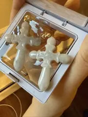 Untreated Grade A jadeite Jade 純天然翡翠A貨 兩個大號十字架 水潤